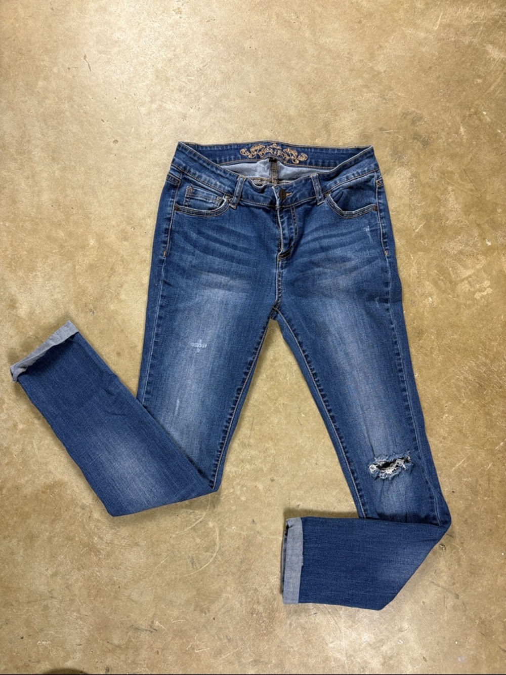 Size 9 Women’s Dark Blue Distressed Skinny Wax Jeans